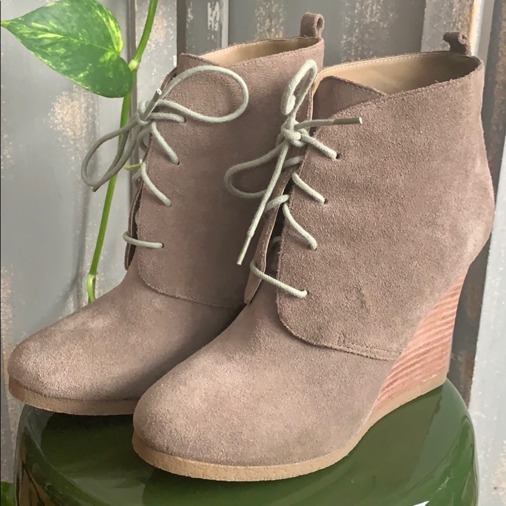 Steve Madden Suede wedge heel lace up boots